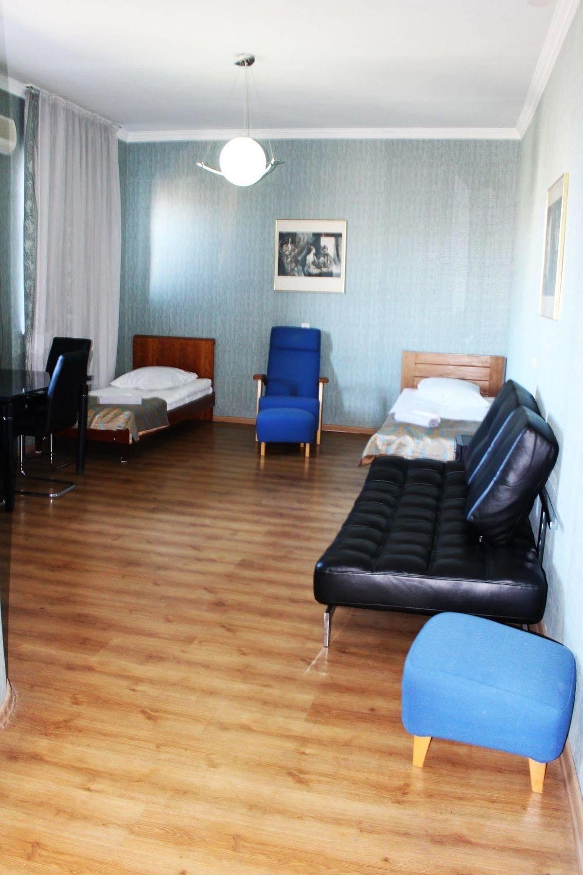Alazani Valley Hotel Telavi Exterior photo