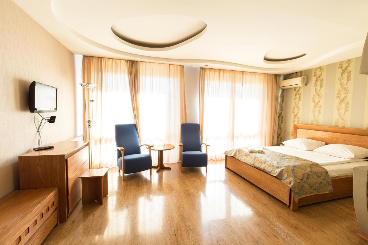 Alazani Valley Hotel Telavi Exterior photo