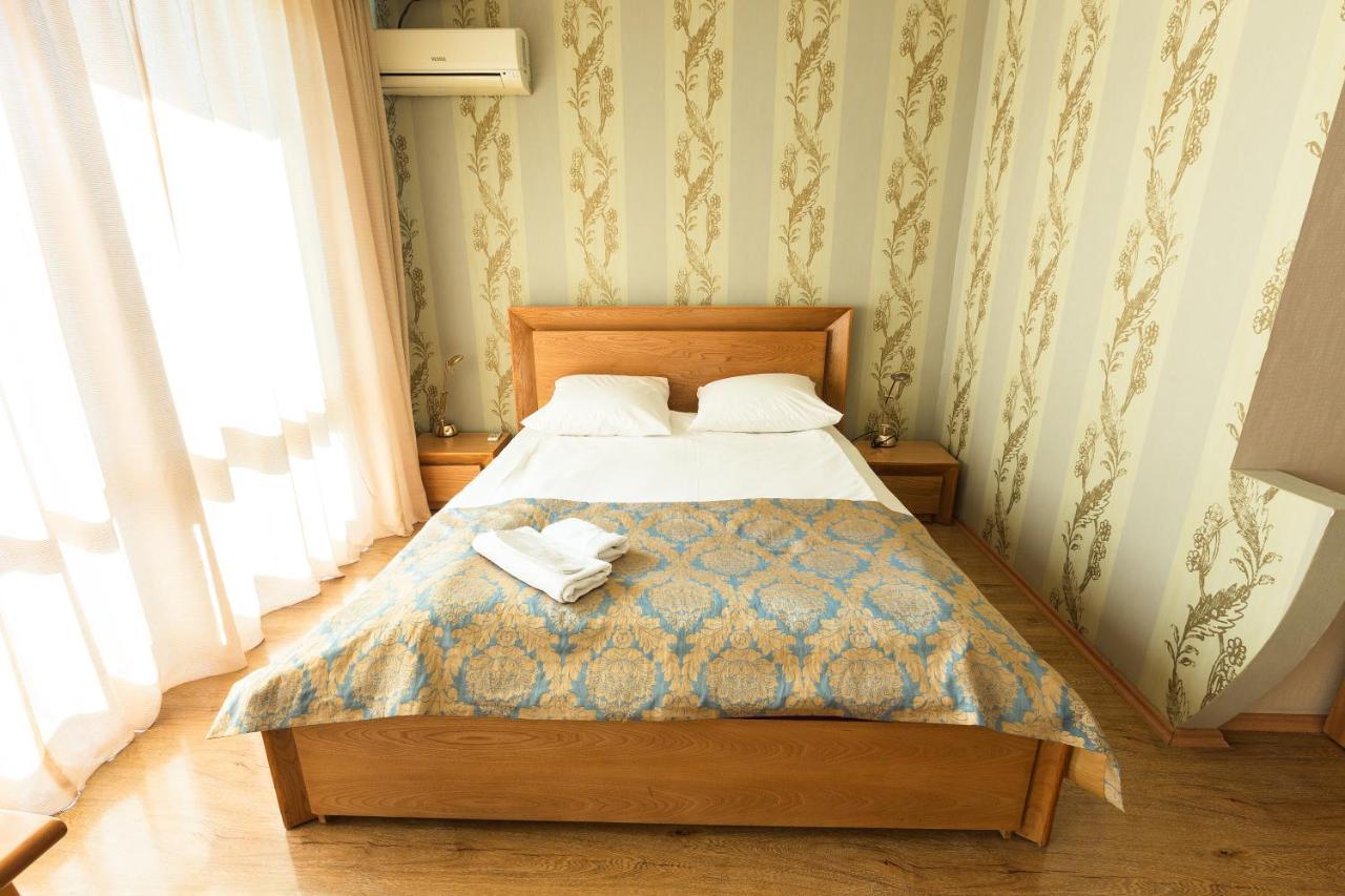 Alazani Valley Hotel Telavi Exterior photo