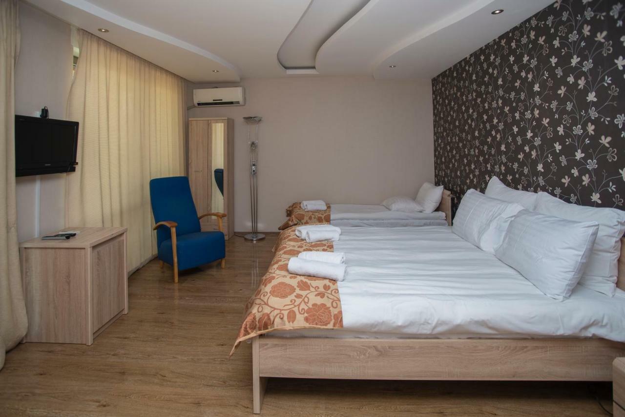 Alazani Valley Hotel Telavi Exterior photo