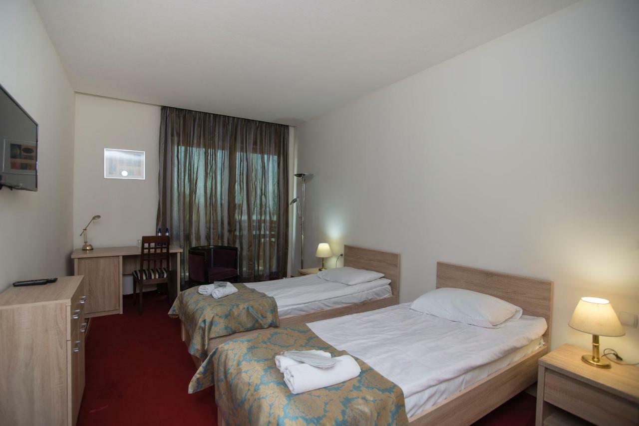Alazani Valley Hotel Telavi Exterior photo
